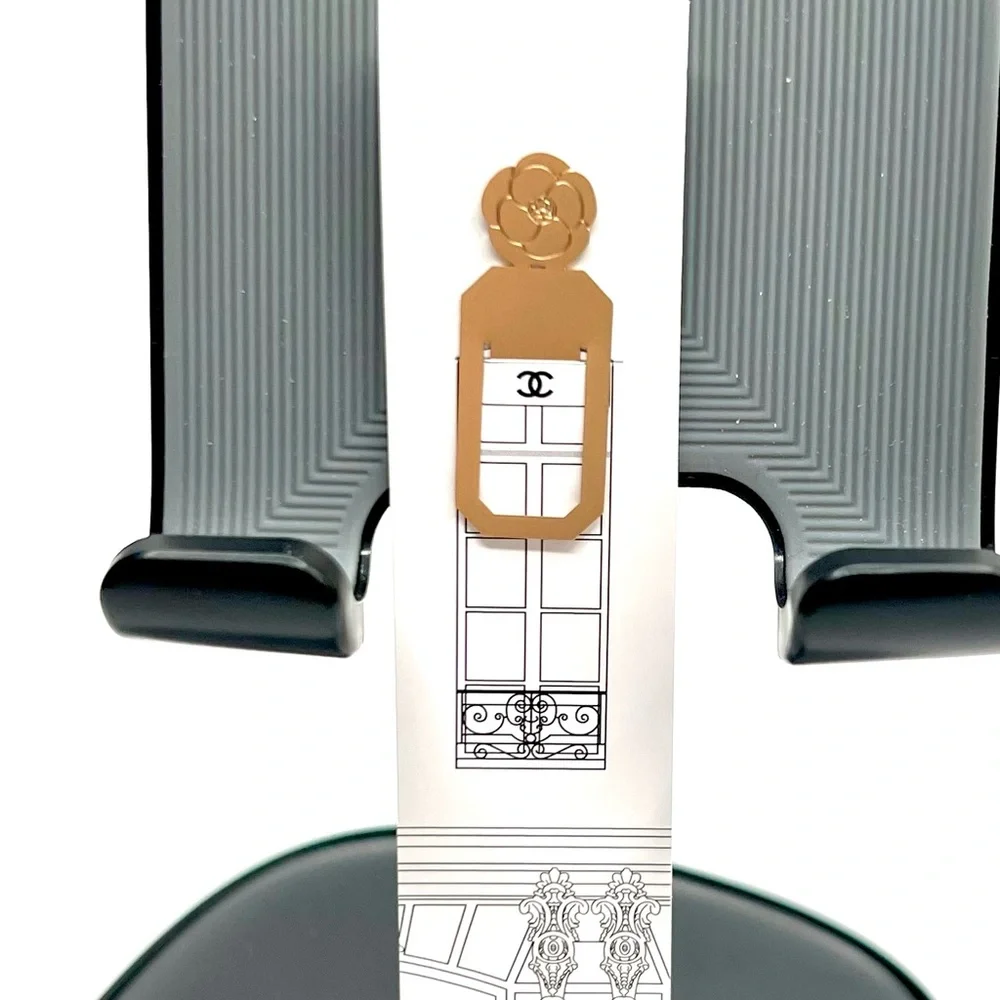 CHANEL luxurious bookmark